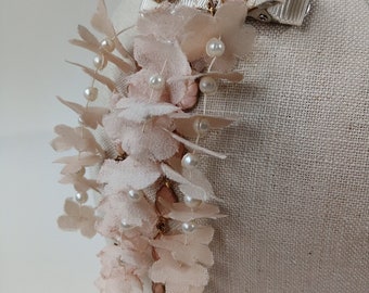 Blossom & Pearl Hair Clip - handmade hanging blush pink flowers with pearl beads and vintage leaf motifs - Japanese Style hair grip