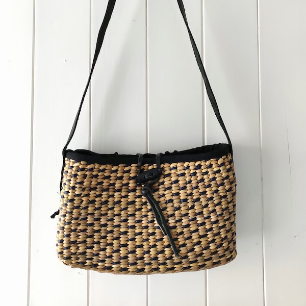 Vintage Handmade Straw Shoulder Bag ~ Y2K small handbag, natural straw & black, made in Peru