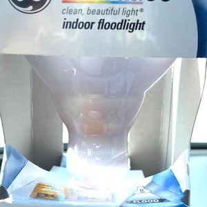 GE Reveal BR30 Reflector Flood Bulb - 65W/120V, Rare Find! incandescent