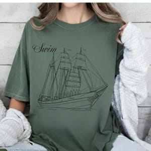 Arirang Swim Track Shirt, BTS World Tour 2026 konserttröja, ARMY fanmerchandisepresent