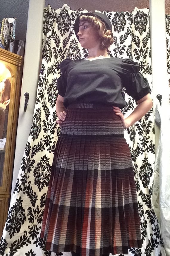 Fabulous 1940's Pleated Skirt
