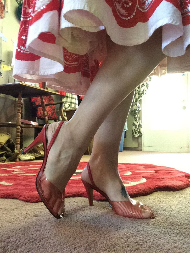 red pumps size 8