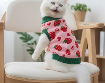 Suéter de tricô jacquard com estampa de morango para cachorro, conjunto de inverno rosa com gola alta.