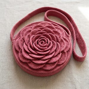 3D Rose Crochet Handbag Pattern – Layered Flower Bag DIY Crochet Lover's Accessory