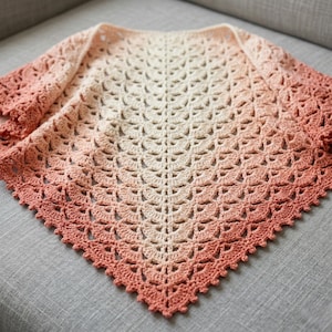 Puede incluir: Un letrero de madera rústica con el texto "Welcome to our home" en letras blancas. El letrero presenta un acabado envejecido y un diseño sencillo y acogedor, ideal para la entrada.