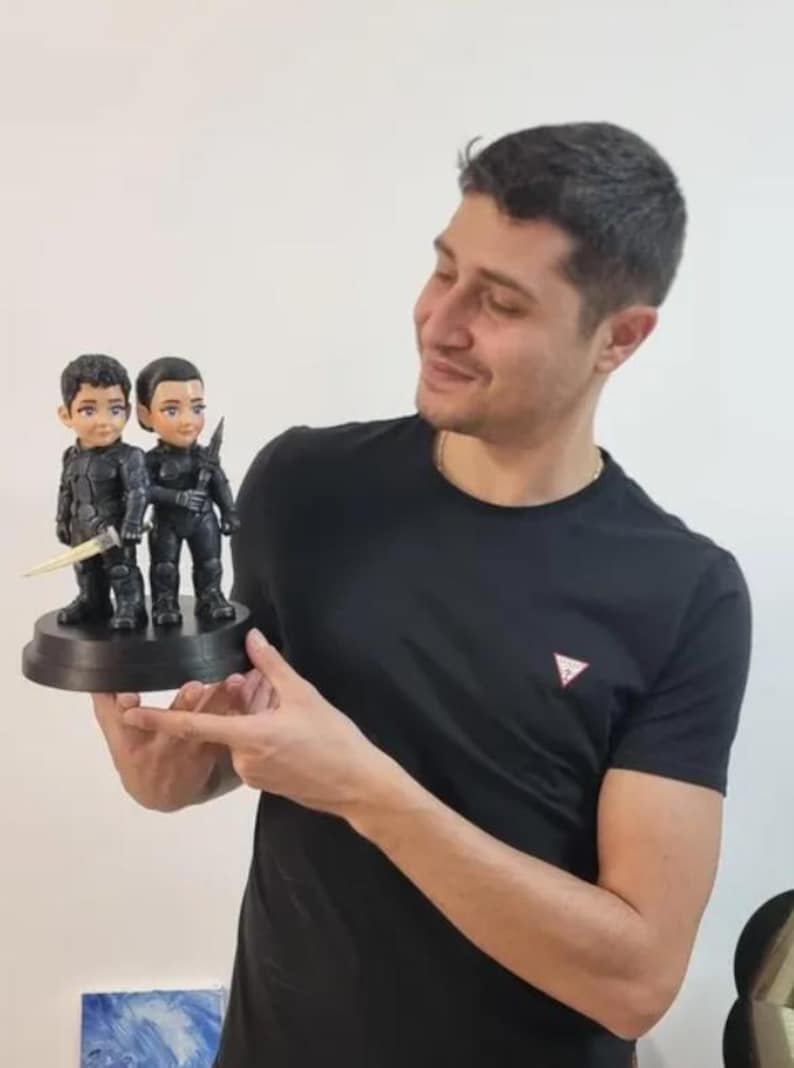 Custom Couple Caricature Statue – Personalized 3D Figurine from Photo image 5
