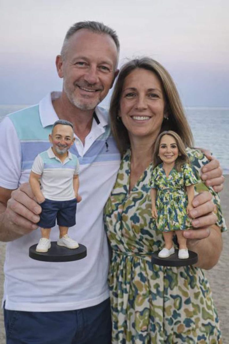 Custom Couple Caricature Statue – Personalized 3D Figurine from Photo image 15