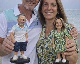 Custom Couple Caricature Figure– Personalized 3D Bobblehead from Photo