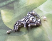 Calla Lily Shawl Pin, Flower Scarf Pin, Lapel Pin, silver shawl pin, oxidized, stick pin, fall fashion, leaf, swarovski pearl