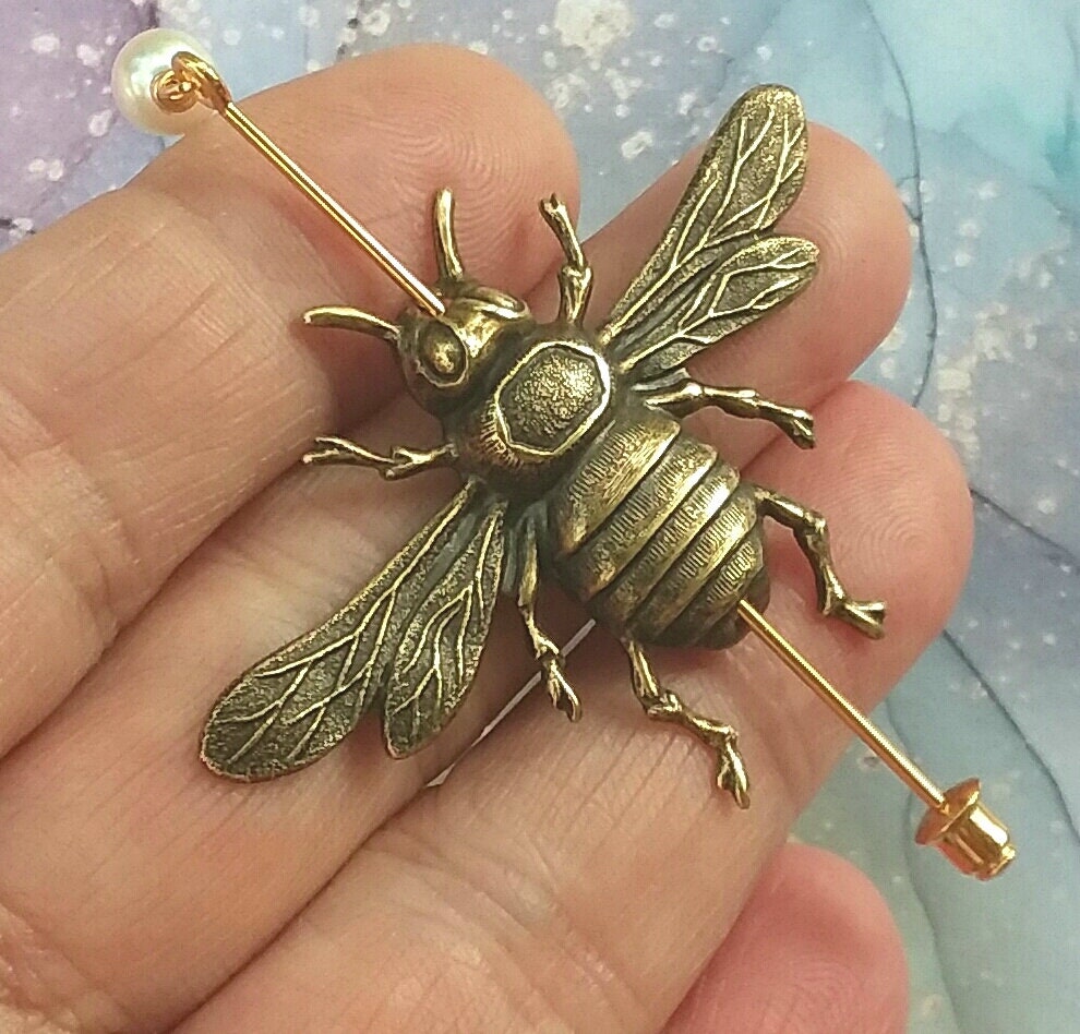 Gold Bumblebee Shawl Pin, Honeybee Scarf Pin, Gold Shawl Pin, bee pin, brass bumble bee, oxidized, honey bee, fall fashion