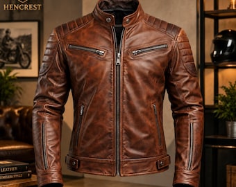 Chaqueta de motorista vintage para hombre de piel de oveja marrón con hombros acolchados.