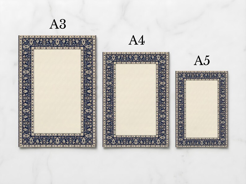 Puede incluir: Tres impresiones rectangulares con un centro color crema y un borde estampado en azul oscuro y blanco. Las impresiones est&aacute;n etiquetadas A3, A4 y A5, lo que indica diferentes tama&ntilde;os. Las impresiones se muestran sobre un fondo blanco.