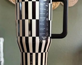 Gobelet Hydrojug de 40 oz – à personnaliser avec une cravate noire | Cadeau pour elle | Coupe du voyageur