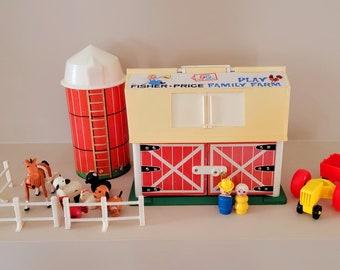 Vintage 1967 Fisher Price Play Family Farm Little People #915 with Accessories, Vintage Toy