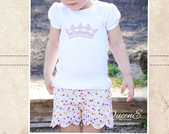 Madeline’s Reversible Scalloped Shorties PDF Pattern size 6/12 months to size 15/16 Kids