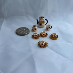 Sunflower  teaset dollshouse