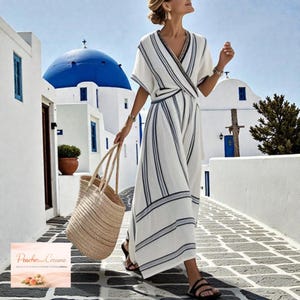 Vestido largo cruzado costero, estilo bohemio fluido para vacaciones de verano, atuendo ligero para playa.