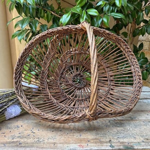 French Spiral Willow Basket, Antique Handwoven Market Farm Basket, 1930s Large French Basket With Handle, Gathering Basket, Rustic French