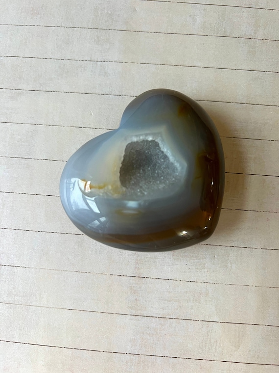 2回結晶　瑪瑙ジオード　ハート置物 瑪瑙ハートジオードクリスタル彫刻 - Etsy 日本