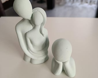 Figura familiar minimalista: escultura hecha a mano de pareja e hijo, decoración moderna para consola de estantería.