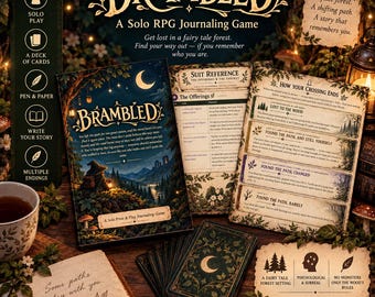 以下が含まれることがあります： Brambledは、森のイラストが描かれたルールブック、リファレンスシート、月のモチーフが施されたカードデッキ、ノート、ペンを含むソロRPGジャーナリングゲームです。ゲームには、おとぎ話の森の小道に関するテキストが含まれています。