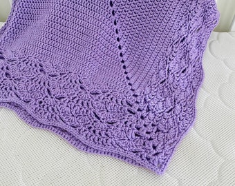 Crochet Baby Blanket Pattern with Lacy Edge