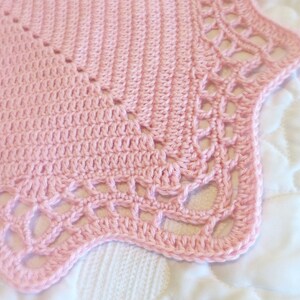Crochet Blanket Pattern with Scalloped Edge