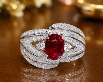 Anillo de compromiso ovalado con rubí natural de 3,10 quilates en oro blanco de 14 quilates. Importado gratis.