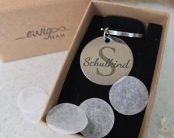 Llavero de acero inoxidable grabado a color - Personalizado con Mamá, Papá, nombre o nombre del niño/a en edad escolar - Idea de regalo
