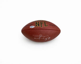 Balón autografiado de Travis Kelce, Kansas City Chiefs, Beckett COA