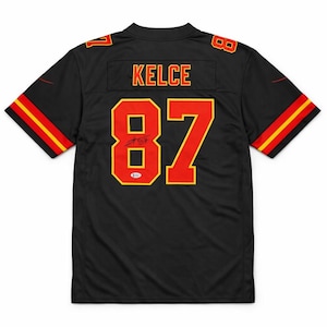 Camiseta autografiada de Travis Kelce del equipo de los Kansas City Chiefs con certificado de autenticidad Beckett.