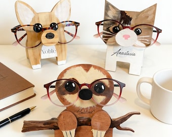 Spersonalizowany drewniany stojak na okulary w kształcie zwierzątka, grawerowana dekoracja biurka, prezent na Dzień Matki