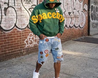 Spaceboy Universität Grünes Hoodie & Distressed Denim Shorts Set – Patchwork Streetwear Outfit