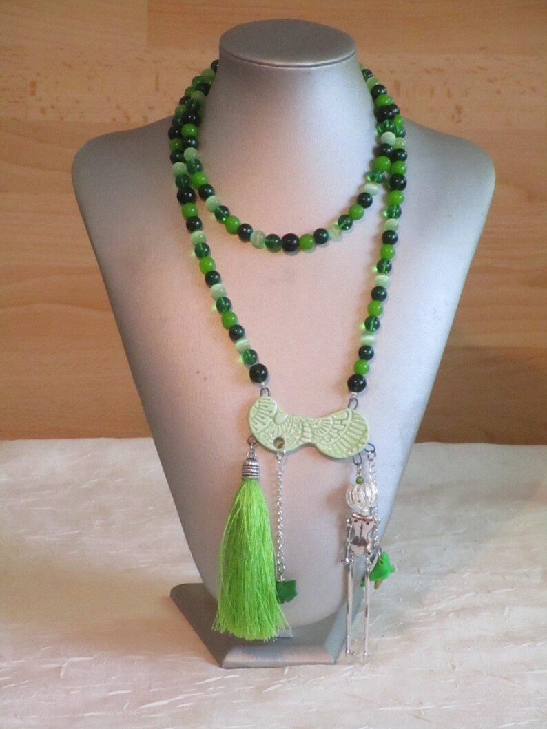Ravissant collier sautoir hippie chic avec perles de verre et connecteurs en c\u00e9ramique