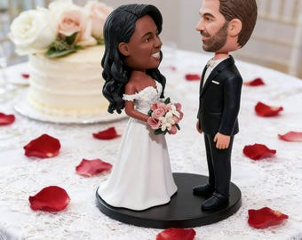Decorazione personalizzata per torta nuziale a tema escursionismo, statuetta personalizzata per coppia avventurosa, viaggiatore in montagna campeggiato, realizzata a mano.