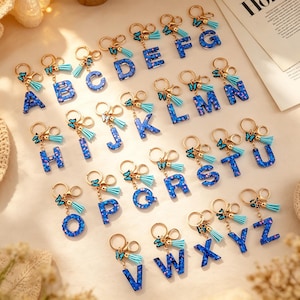 A-Z Capital Letter Resin Keychain, Transparent Resin Key Chain with Flower Petal Tassel, Fashion Bag Pendant, Alphabet Letter Charm Gift