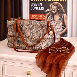 Bolso Hobo Vintage: Bolso de hombro con estampado de piel de serpiente, bolso de mano estilo boho chic.