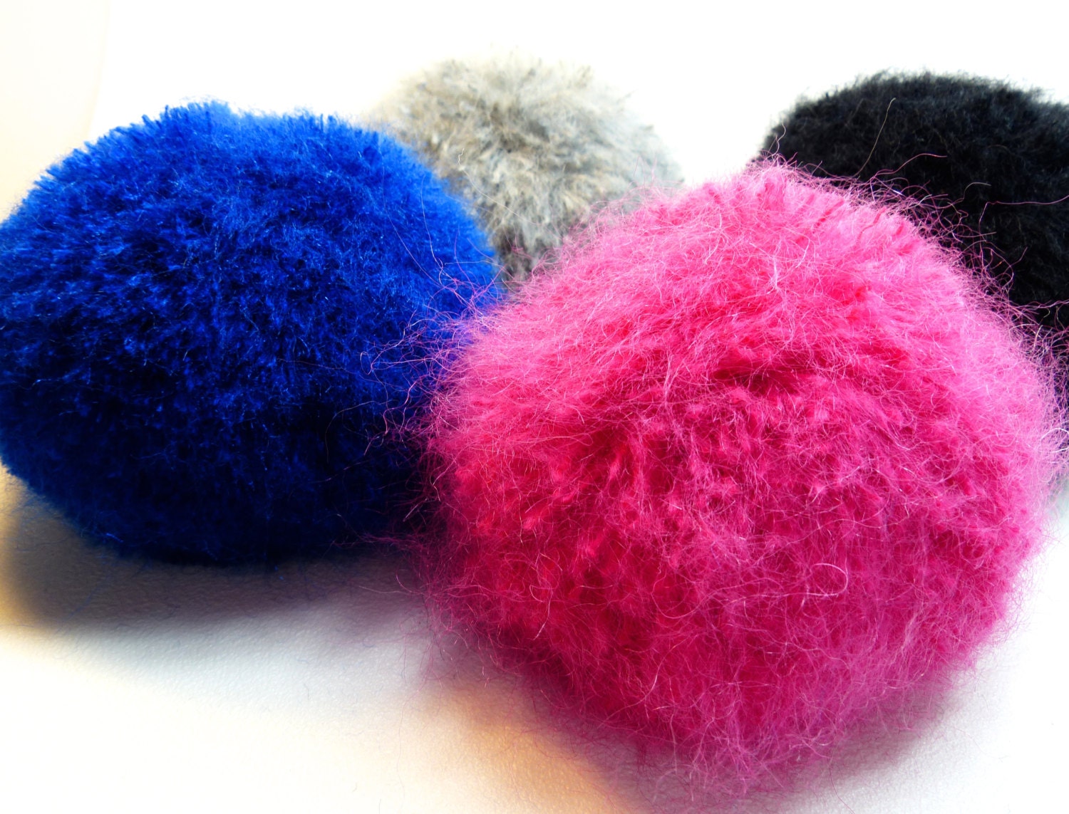 Pompom Detachable Pompoms Big Pompom Neon Pom Pom Bobble Chunky Beanie  Mohair Floof Fluffy Pom Pom Neon Pom Pom Fluffy Pompom Mohair Pompom 