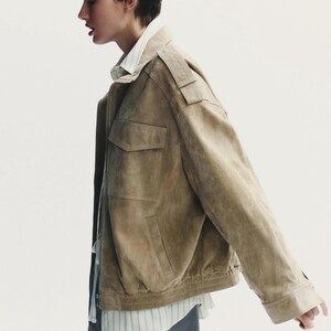 Chaqueta de ante para mujer inspirada en Zara que se ha vuelto viral / Chaqueta con cuello alto y cremallera imagen 11