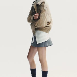 Chaqueta de ante para mujer inspirada en Zara que se ha vuelto viral / Chaqueta con cuello alto y cremallera imagen 6