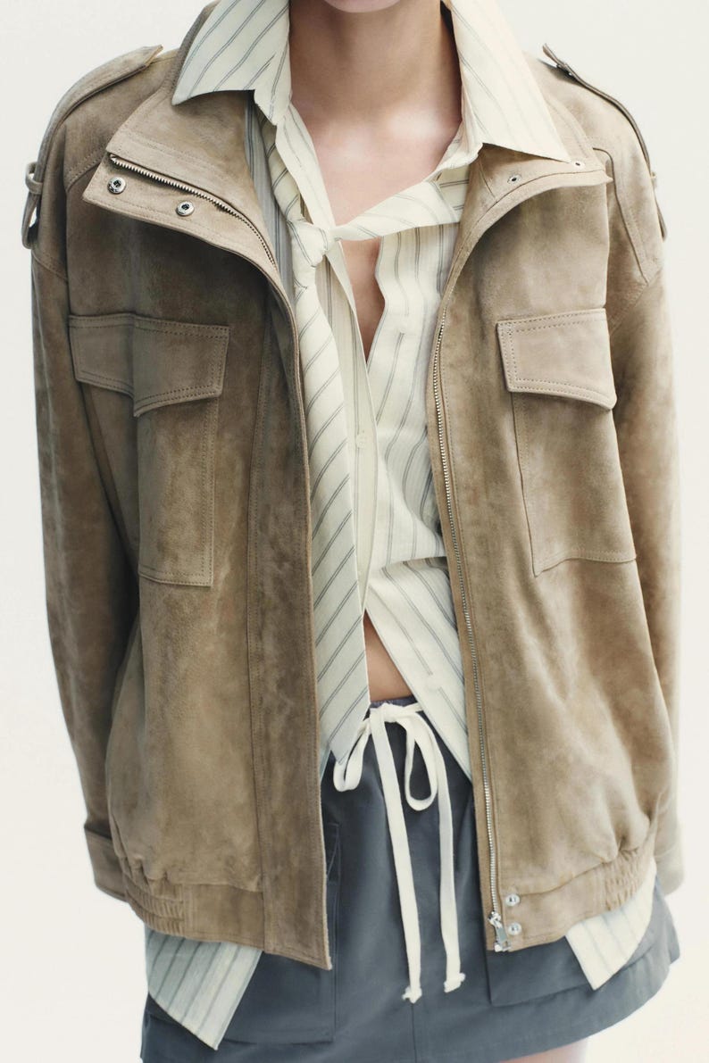 Chaqueta de ante para mujer inspirada en Zara que se ha vuelto viral / Chaqueta con cuello alto y cremallera imagen 9