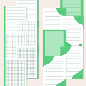 Puede incluir: Una taza de cerámica blanca con un asa negra y el texto "But First, Coffee" en negrita negra. La taza está sobre un fondo borroso. La taza mide aproximadamente 10 cm de altura.