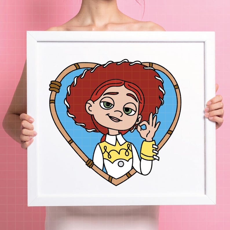 K&ouml;nnte beinhalten: Gerahmte Illustration einer Zeichentrickfigur mit roten Haaren, gr&uuml;nen Augen und einem wei&szlig;en Hemd mit gelben Akzenten. Die Figur befindet sich in einem herzf&ouml;rmigen Rahmen mit blauem Hintergrund und braunem Rand. Die Figur macht eine "okay" Handgeste.