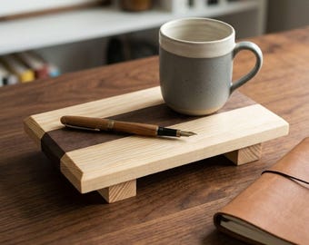 Bandeja elevadora de madera de pino y nogal hecha a mano / Acabado natural bicolor / Organizador de tocador para baño / Decoración rústica moderna para el hogar