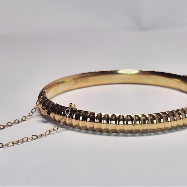 Vintage 9ct Yellow Gold Patterned Bangle | Hallmarked Bracelet with Safety Chain