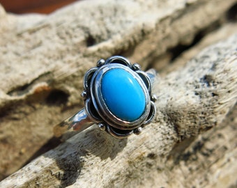 Arizona Turquoise Tara Ring, 925 Silver Hallmarked Ring, Available in Size 7.5, 8 & 9, Sterling Silver Natural Turquoise Small Gemstone Ring