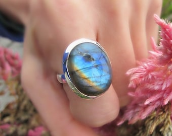 Labradorite Minerva Ring, Size 7 Ring, 925 Silver Ring, Hallmarked, Sterling Silver Stunning Blue Labradorite Large Gemstone Ring, Well-Made