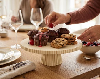 Modern Fluted Cake Stand | Sculptural Pastry Display Platter | Bioplastic Dessert Tablepiece