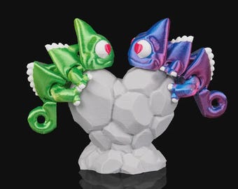 Chameleon Love Keychains – 3D Printed Chameleon Couple with Heart Base