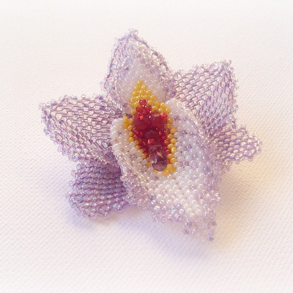 Delicate Light Violet Orchid Flower Seed Beads Peyote Stitched Brooch. Summer fasion.